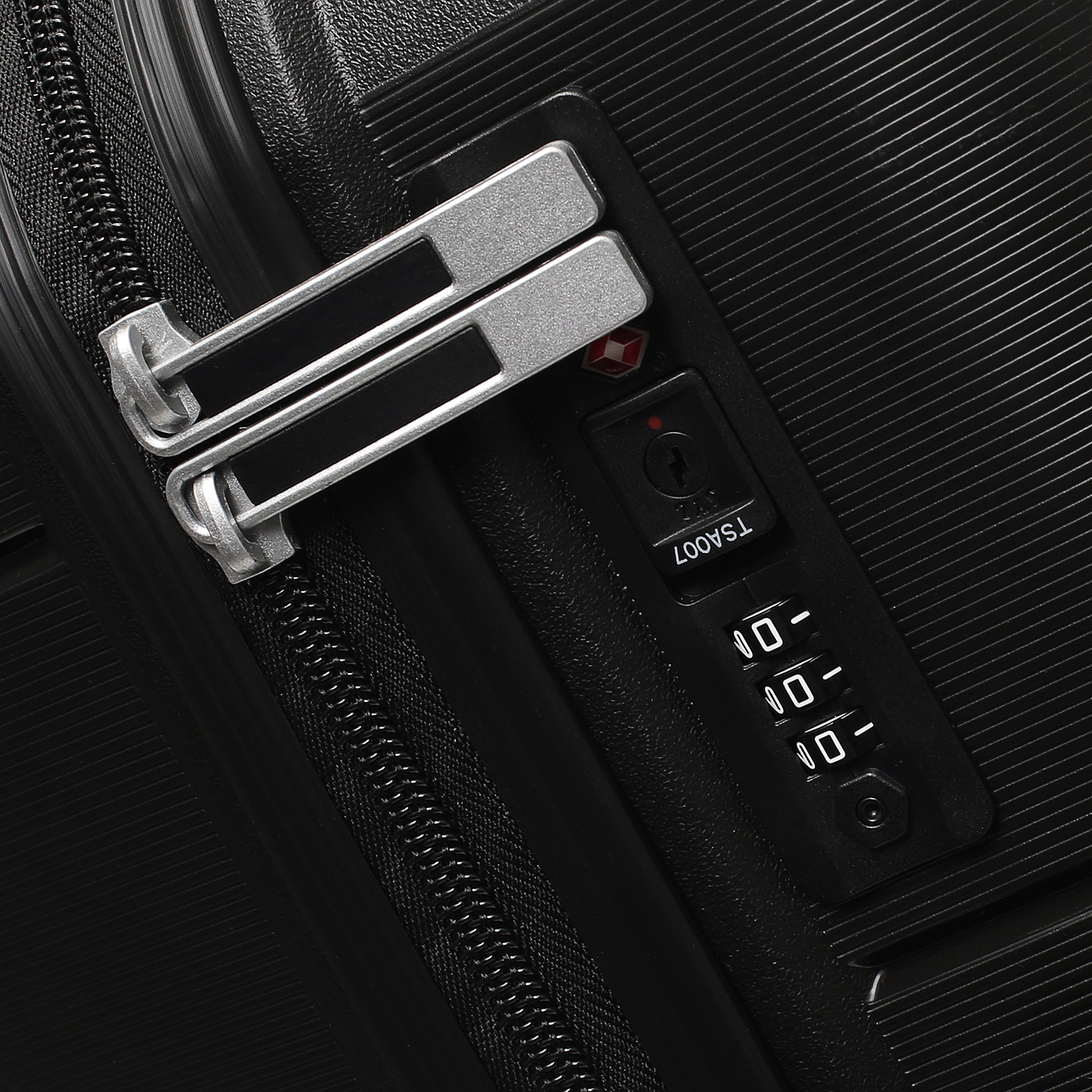 Чемодан средний M из полипропилена Sun Voyage Elite