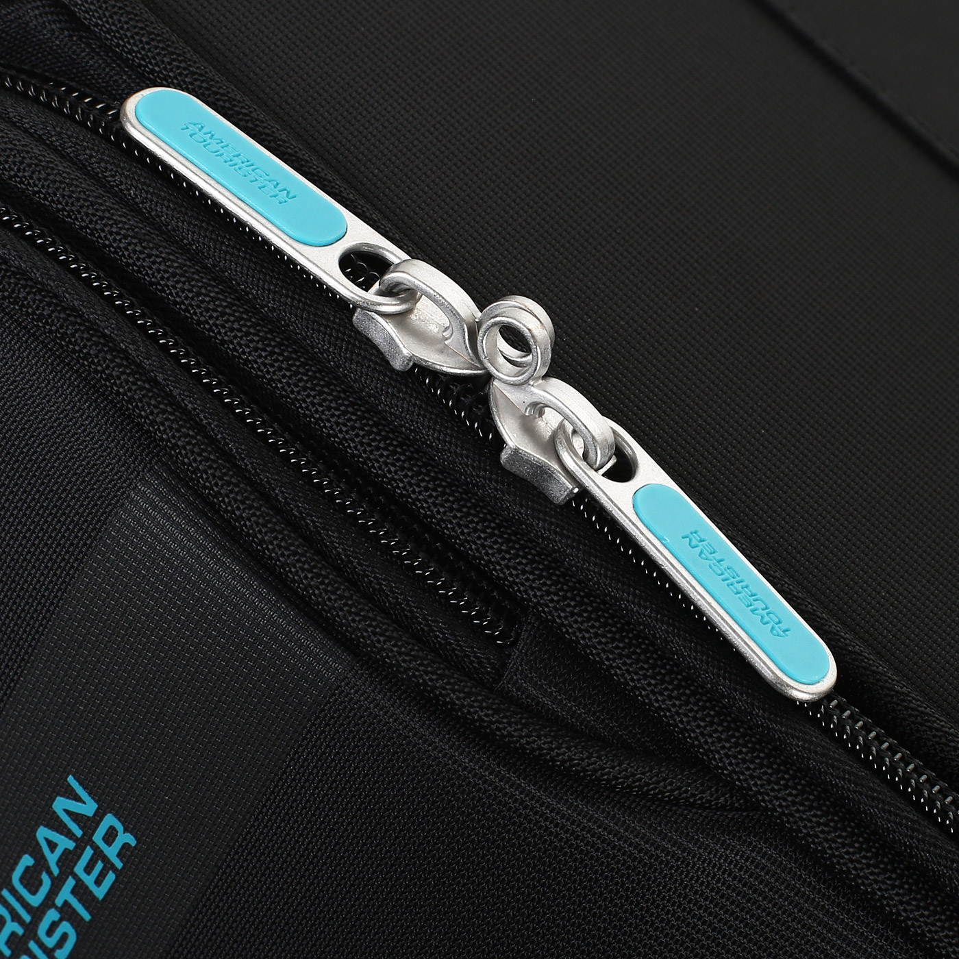 Чемодан большой L тканевый с кодовым замком American Tourister Herolite