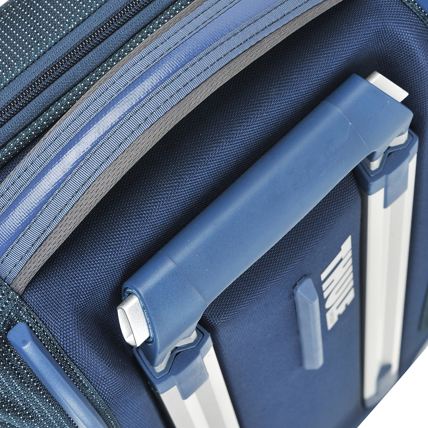 Чемодан-рюкзак на колесах Thule Crossover