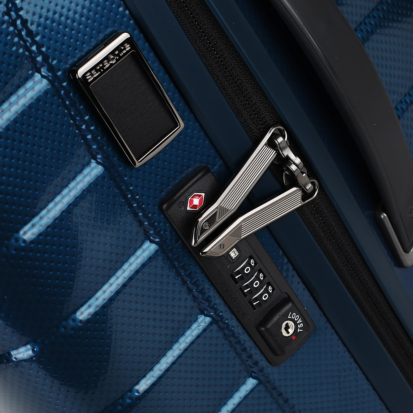 Чемодан средний M  с кодовым замком Samsonite Proxis