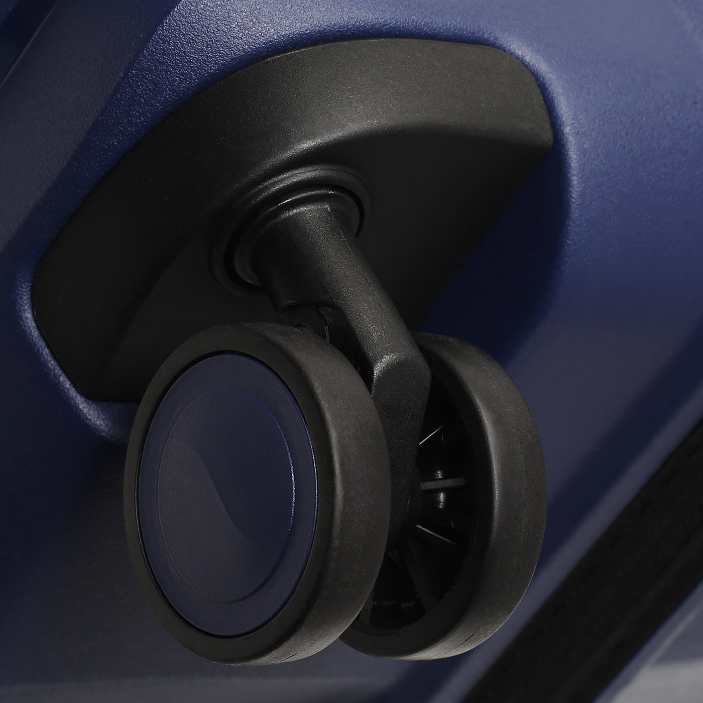 Чемодан большой L из полипропилена Eberhart Dune