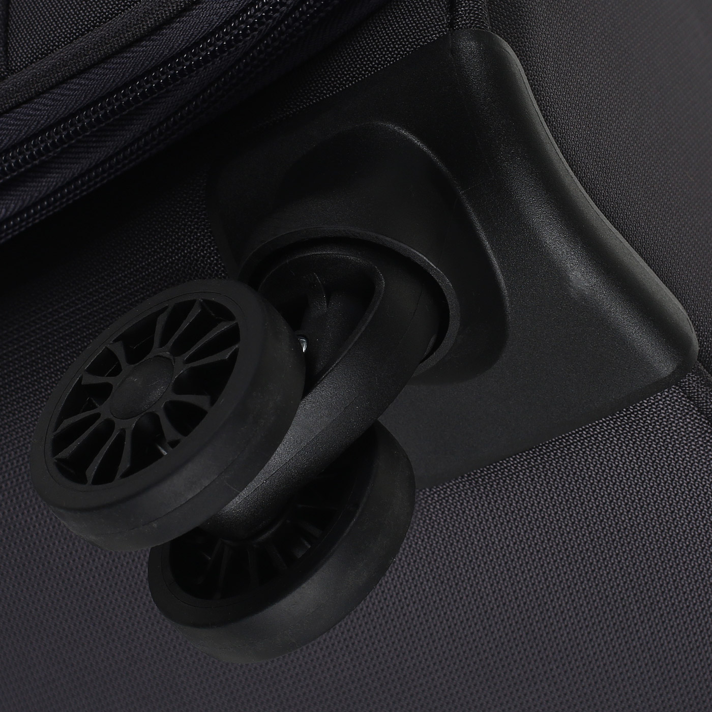 Чемодан большой L тканевый с кодовым замком American Tourister Crosstrack